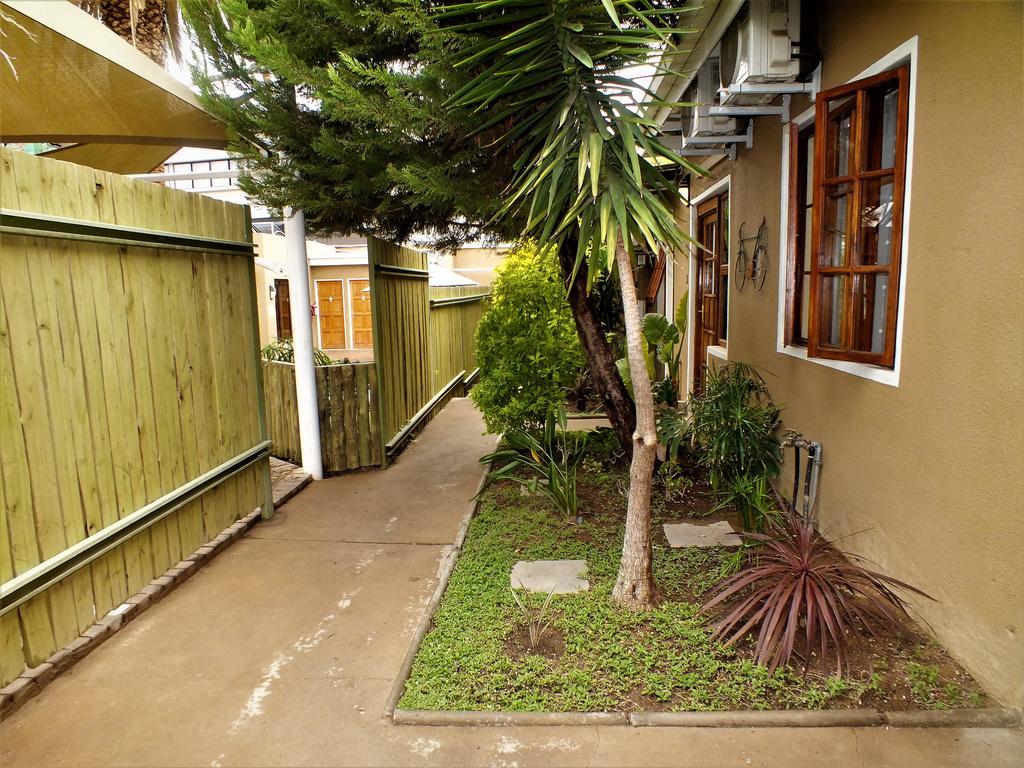 Uzuri Guesthouse Cc Windhoek Eksteriør bilde