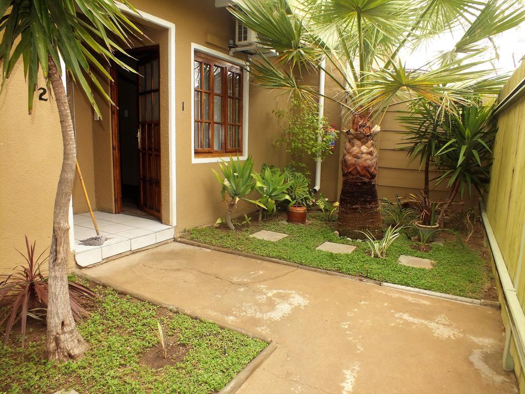 Uzuri Guesthouse Cc Windhoek Eksteriør bilde