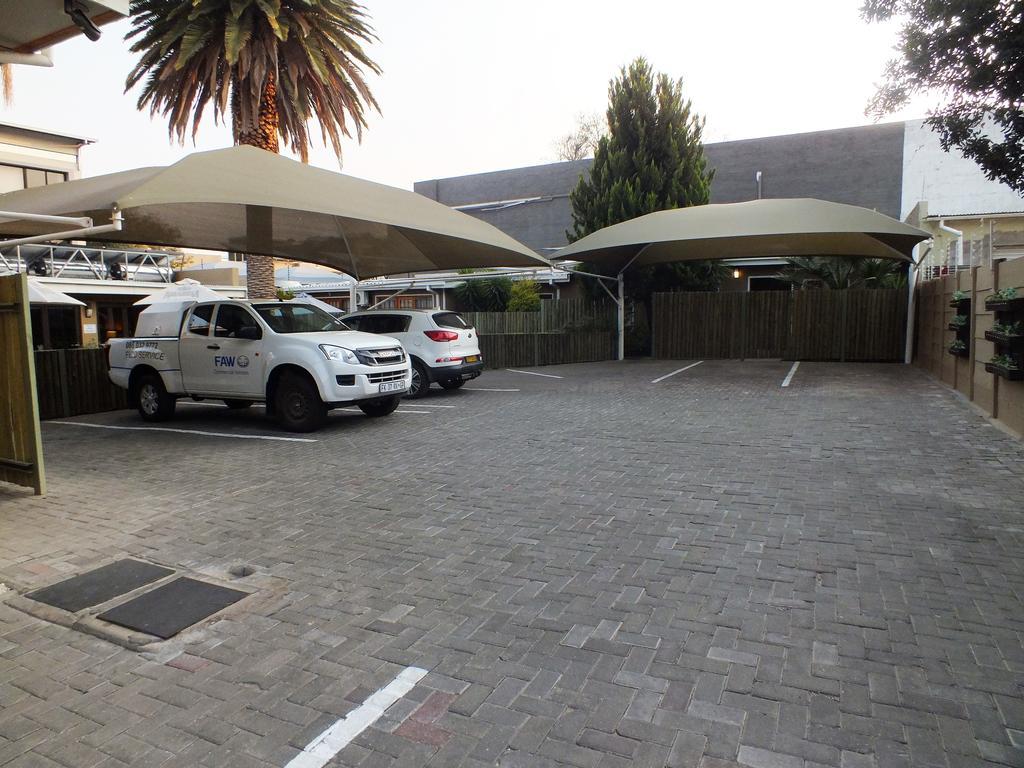 Uzuri Guesthouse Cc Windhoek Eksteriør bilde